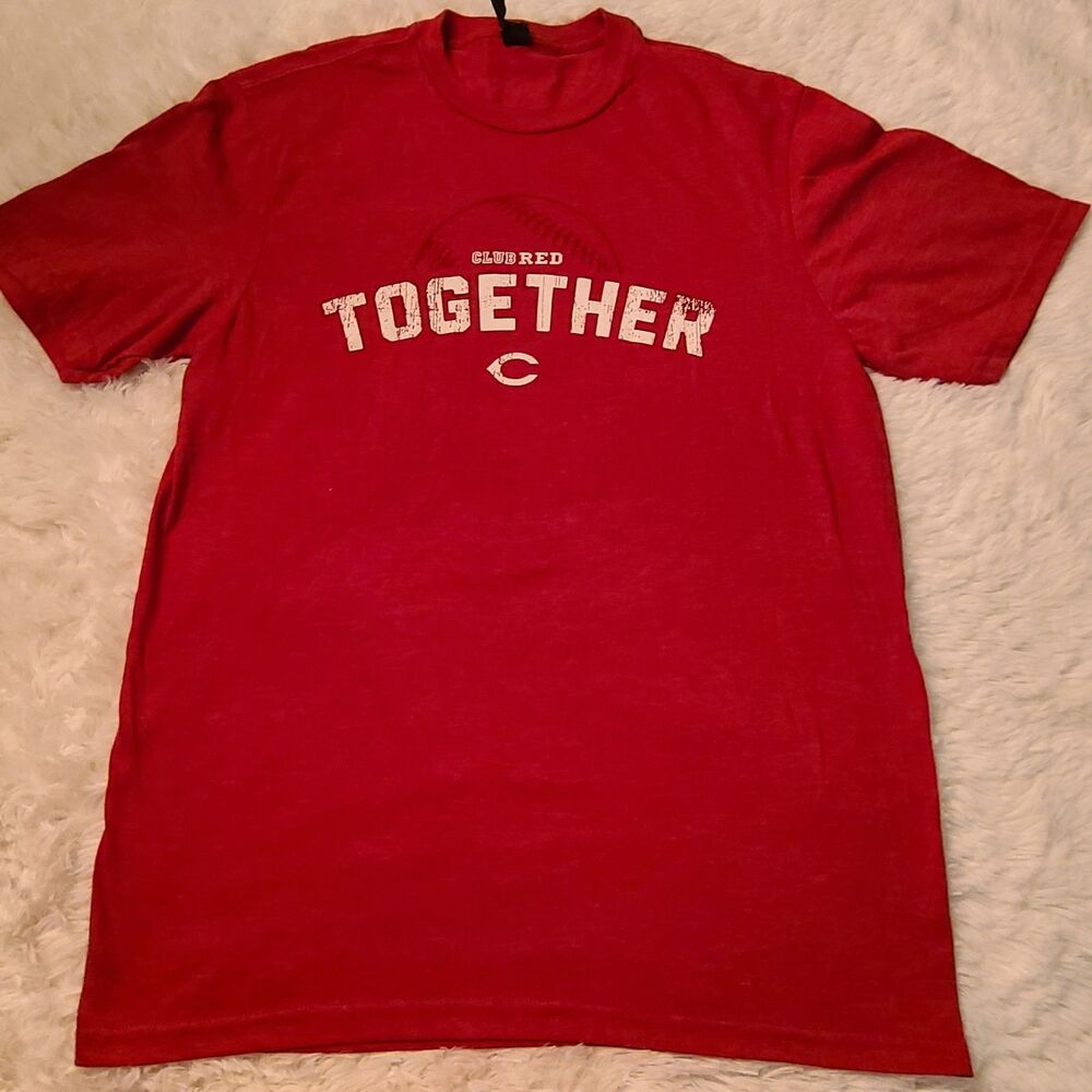 Cincinnati Reds Club Red Together T-Shirt Size Small S Red MLB Graphic Baseball